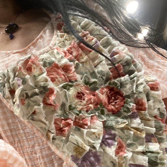 Jabot, magnolia pearl similar. Look alike ruffles colorful - Picture 7 of 16